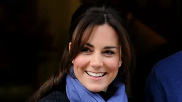 Primele declaraţii ale Prinţului Charles! Fericita mămică Kate Middleton a ieşit din spital! Ce bine arată, nu-i aşa?