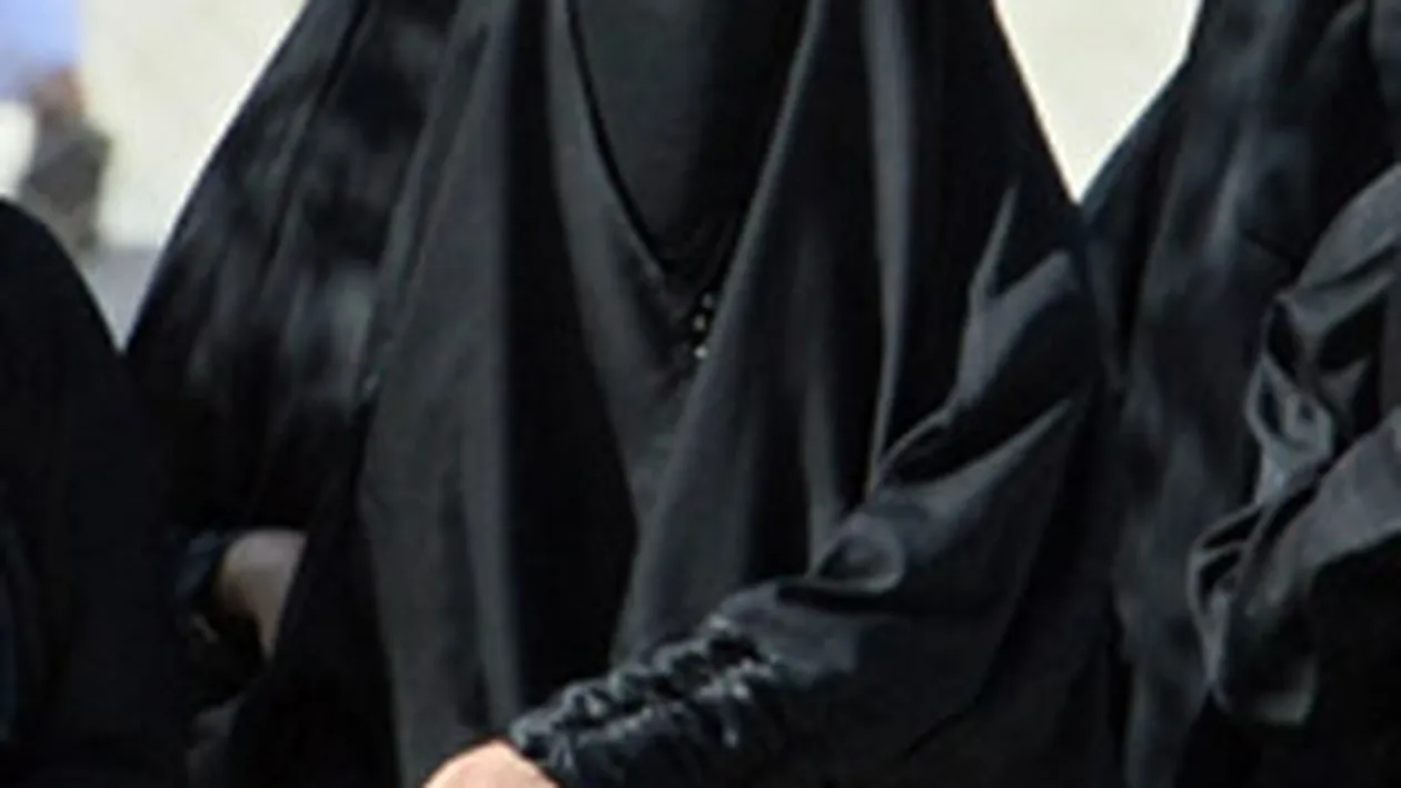 O fata de 13 ani din Yemen a murit la patru zile dupa ce s-a maritat