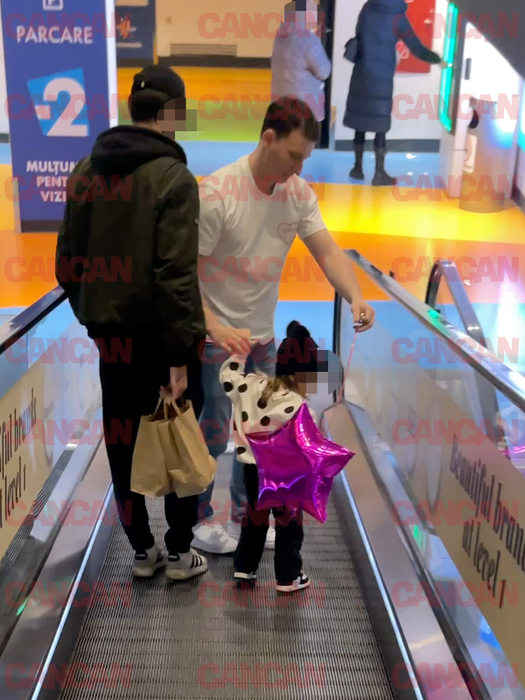 The Motans pleacă de la mall