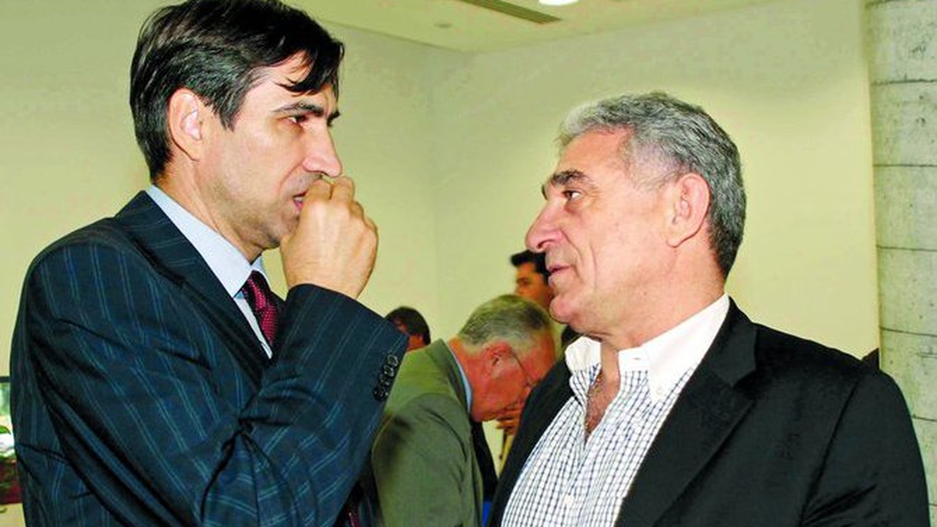 Dinamo trateaza cu Piturca