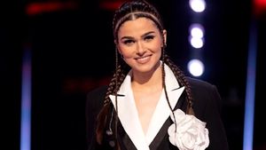 Mesajul hilar primit de Theo Rose de la profesoara de franceză din liceu, după ce a văzut că nu ştie să vorbească limba deloc: "Îţi plăcea să faci pe..."