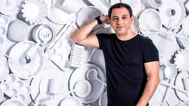 Cum și-a câștigat Chef Sorin Bontea primii bani. Juratul de la ”Chefi la cuțite” s-a angajat la 16 ani