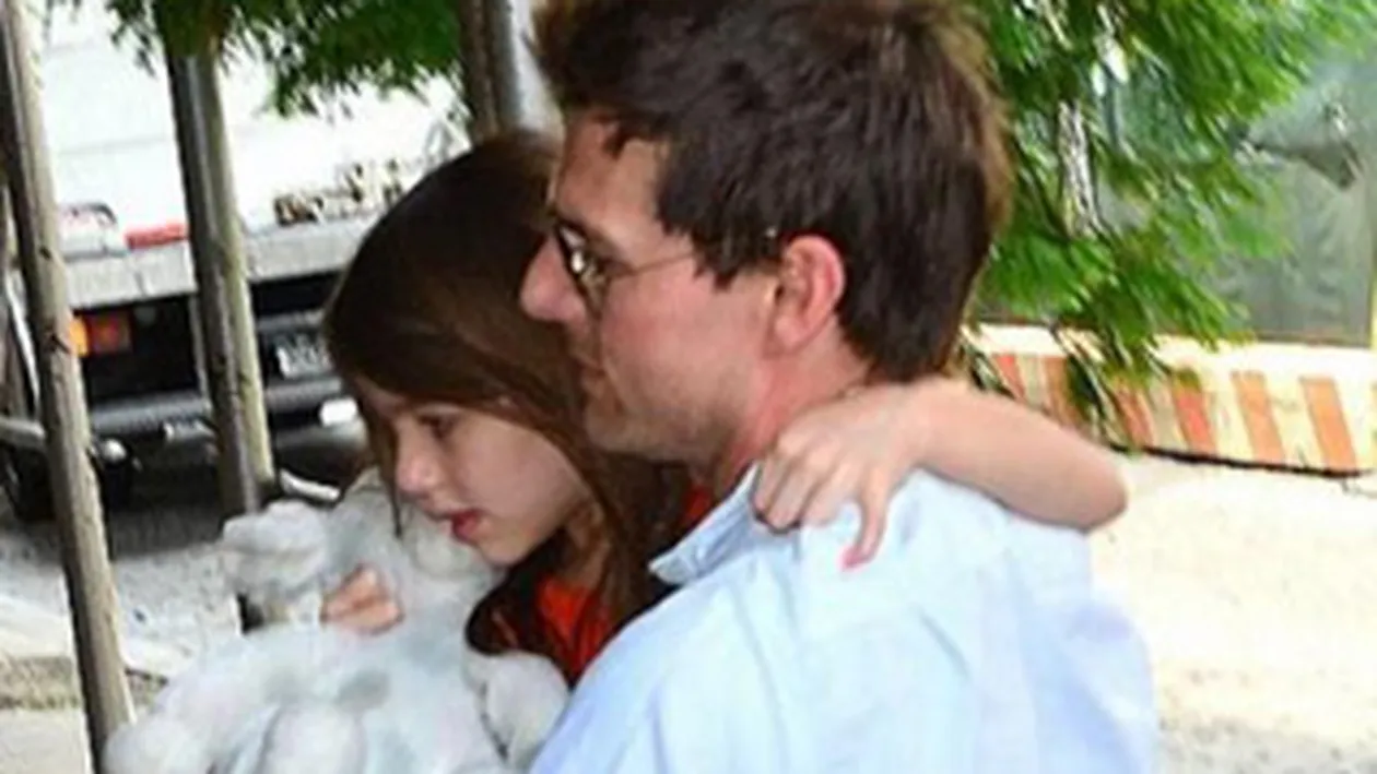 Tom Cruise si-a revazut pentru prima oara fetita de la divortul de Katie Holmes! Uite ce haos a iesit!