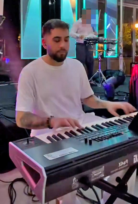 Fulgy, cu mâinile pe clape/ sursa: TikTok