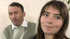 Vulpița, prima apariție după ce a născut. Cum arată soția lui Viorel Stegaru