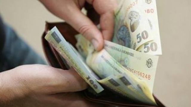 INS: Castigul salarial mediu net a crescut cu aproape 5%, in luna august