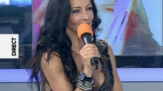 Mihaela Radulescu da tot din casa! "El este barbatul care intra la mine in camera si timp de doua ore ma tine cu capul in jos"