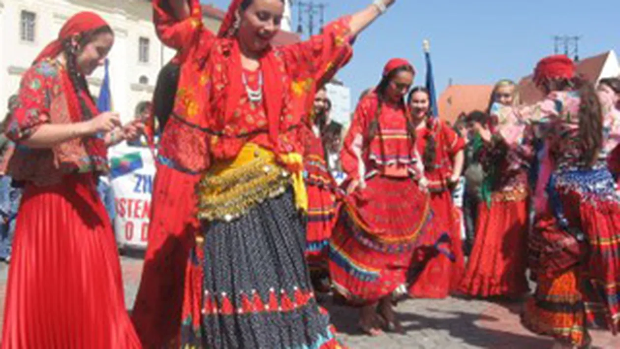 Mii de romi din toata tara sarbatoresc Sfanta Marie Mica la Costesti