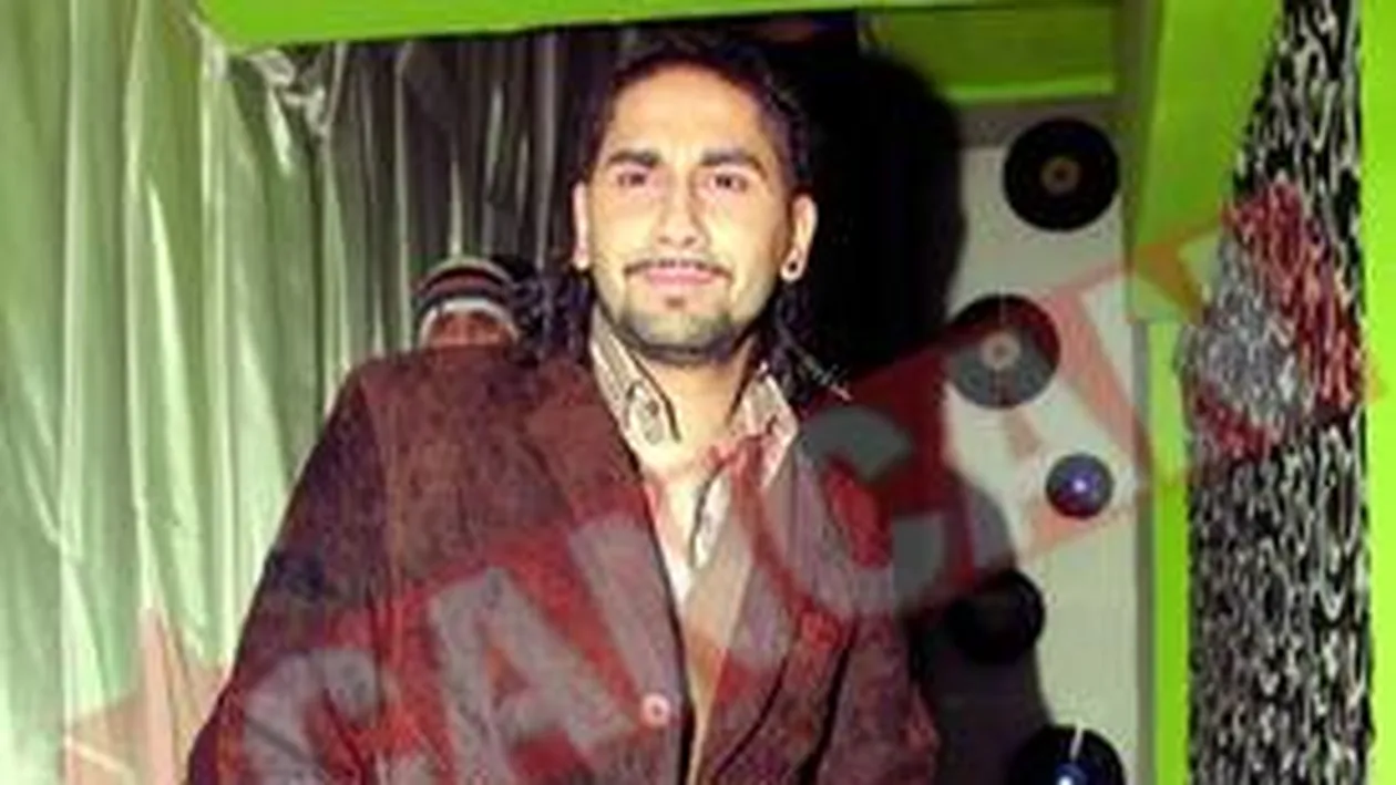 L-a agatat prin sms!