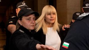 Vești bune pentru Elena Udrea! Pedeapsa ei a fost redusă