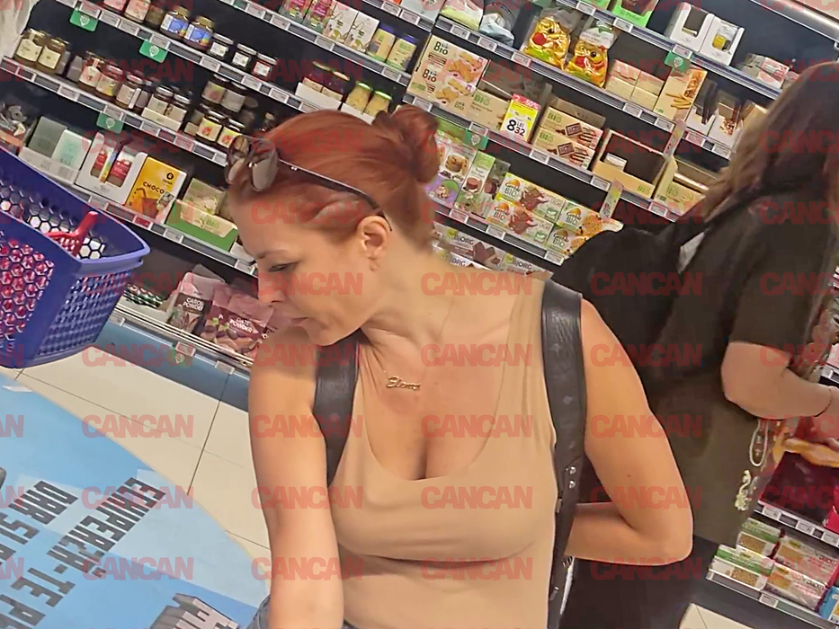 Elena Gheorghe, în supermarket
