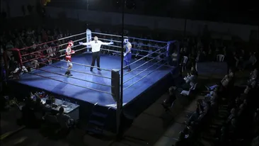 Momentul șocant în care un boxer este făcut K.O. Sportivul e acum în stare critică.