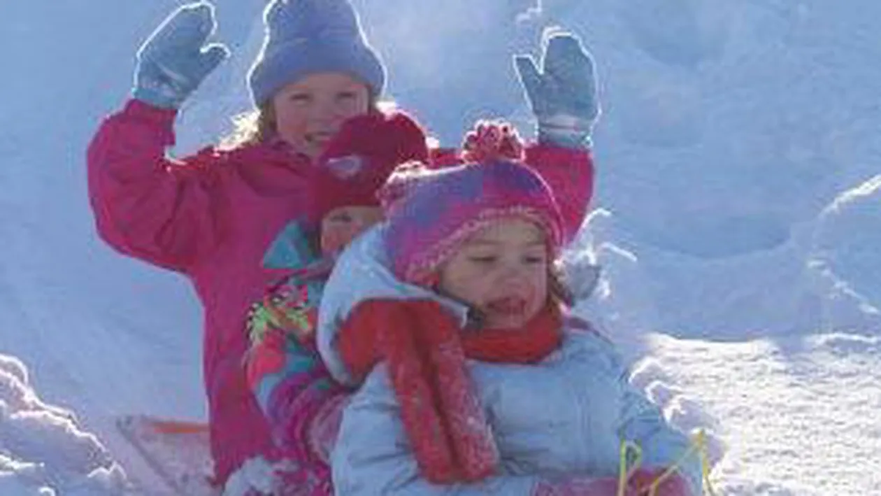 Veşti bune pentru începutul săptămânii viitoare! Vremea se încălzeşte spectaculos! Vezi când ne pregătim din nou de zăpadă!