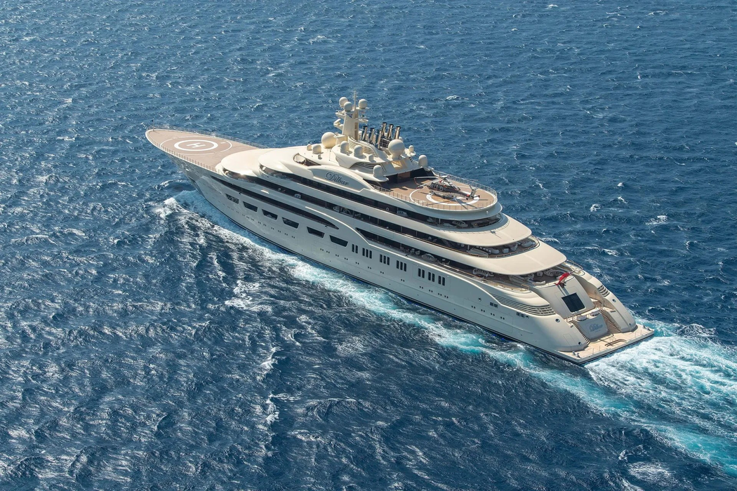 Iahtul Dilber, proprietatea oligarhului rus Alişer Usmanov