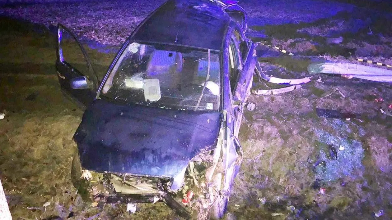 Sfârșit tragic pentru un călugăr din Constanța. A intrat cu mașina într-un pom, iar oamenii nu exclud varianta unei sinucideri