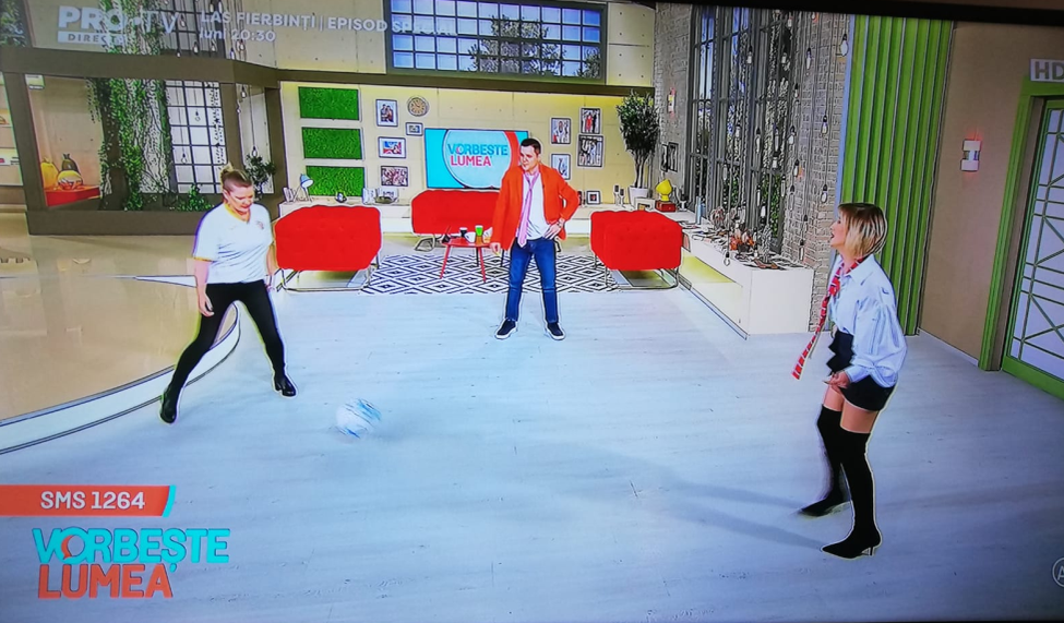 Ioana Cosma și Adela Popescu, miuță chiar în platoul Pro TV! Cove a rămas mască, dar și-a luat apoi revanșa