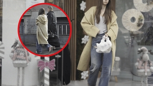 Iulia Albu are concurență chiar în familie! Mikaela a dat moda în Dorobanți, cu paltonul purtat de Gigi Hadid