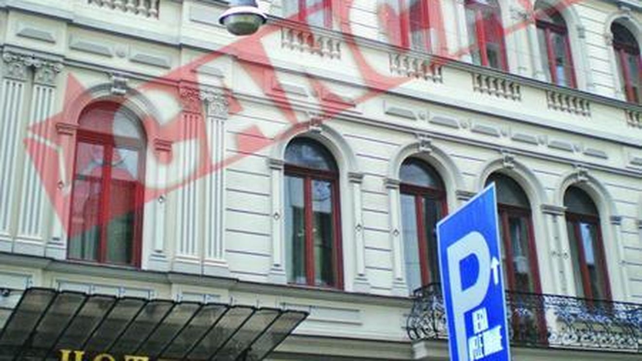 S-a aruncat de la zece pe hotelul Capsa