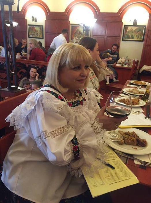 Nuami Dinescu a optat pentru mai multe schimbări de look.
