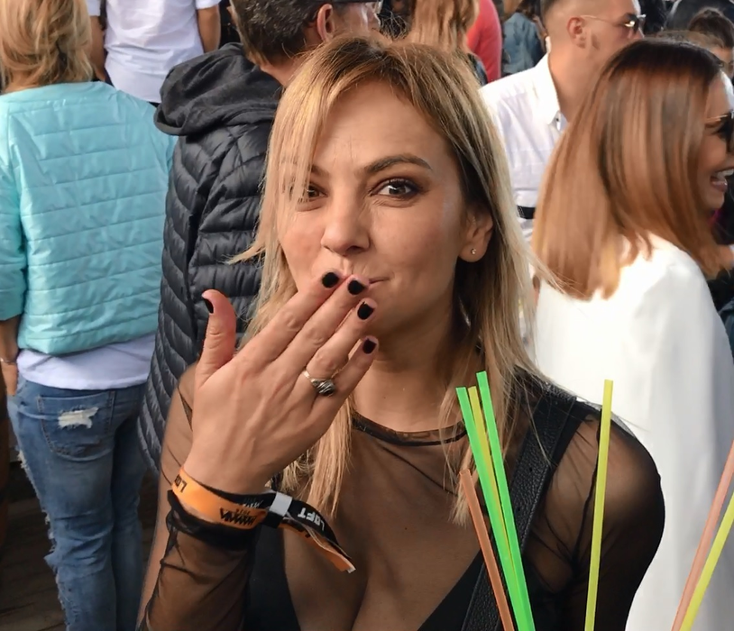 Roxana Ionescu a asistat la o discuţie complet neaşteptată, în toiul distracţiei din LOFT!