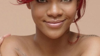 Rihanna s-a bucurat foarte tare ca Adele a devenit mamica! Vezi ce cadou indraznet si provocator i-a trimis cantaretei!
