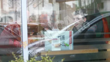 Sabin Ivanof face sacrificii de dragul sotiei sale, Simona Patruleasa! Ia masa...  in benzinarii