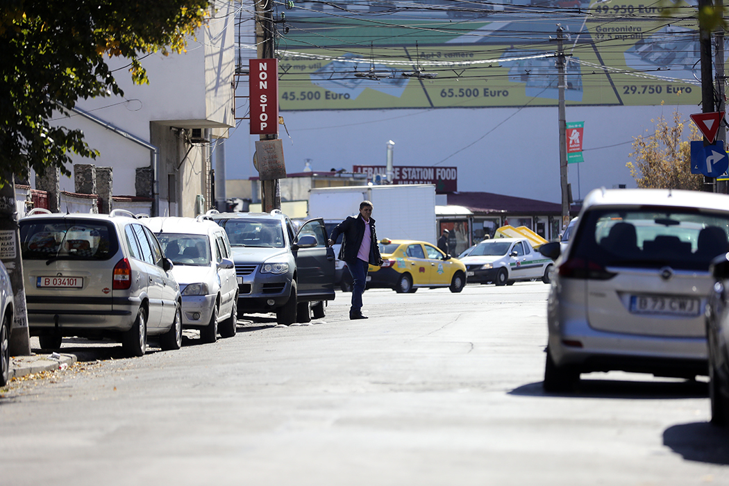 Marius Lăcătuş caută locul de parcare