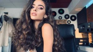 Idila ascunsă de la Survivor România! Mellina s-ar iubi cu fratele celebru al unui alt concurent din competiție. Cine este cel care o așteaptă acasă