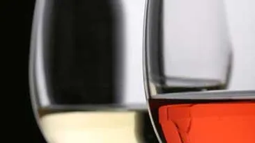 Directorul unei scoli din Bratislava s-a cinstit cu trei eleve minore