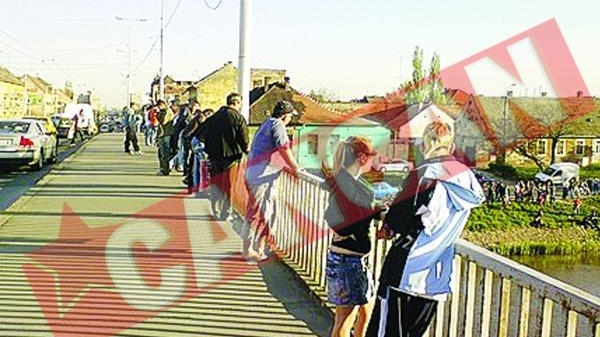 S-a aruncat de pe pod pentru ca a parasit-o prietenul