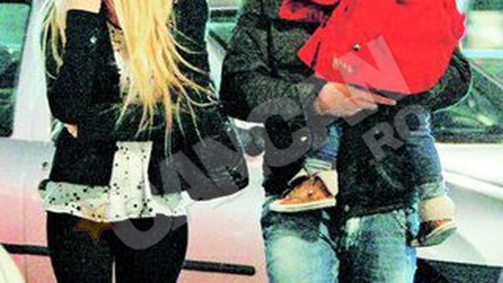 Iubitul Andreei Spataru vrea sa recupereze clipele in care nu a fost alaturi de familie. Nu se mai dezlipeste de fetele lui