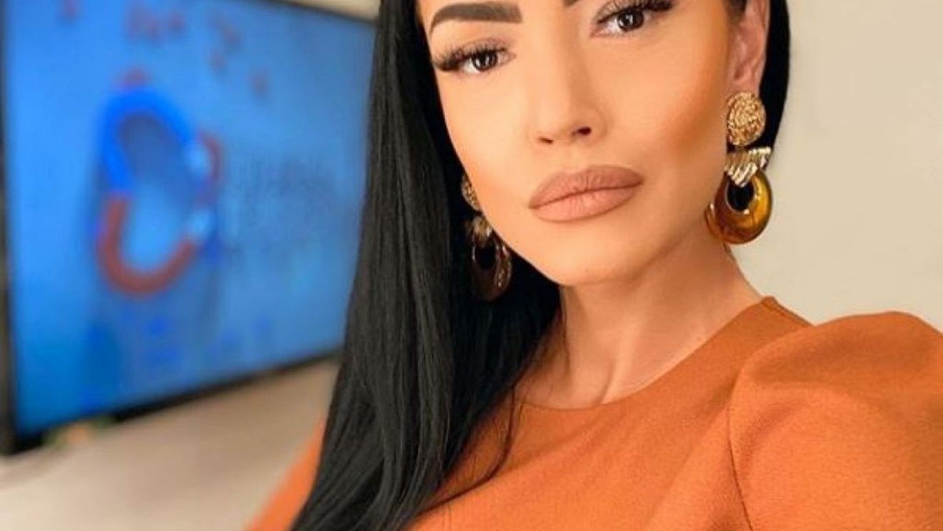 Cine ar fi crezut! Câte clase a terminat Andreea Mantea și care a fost primul ei job