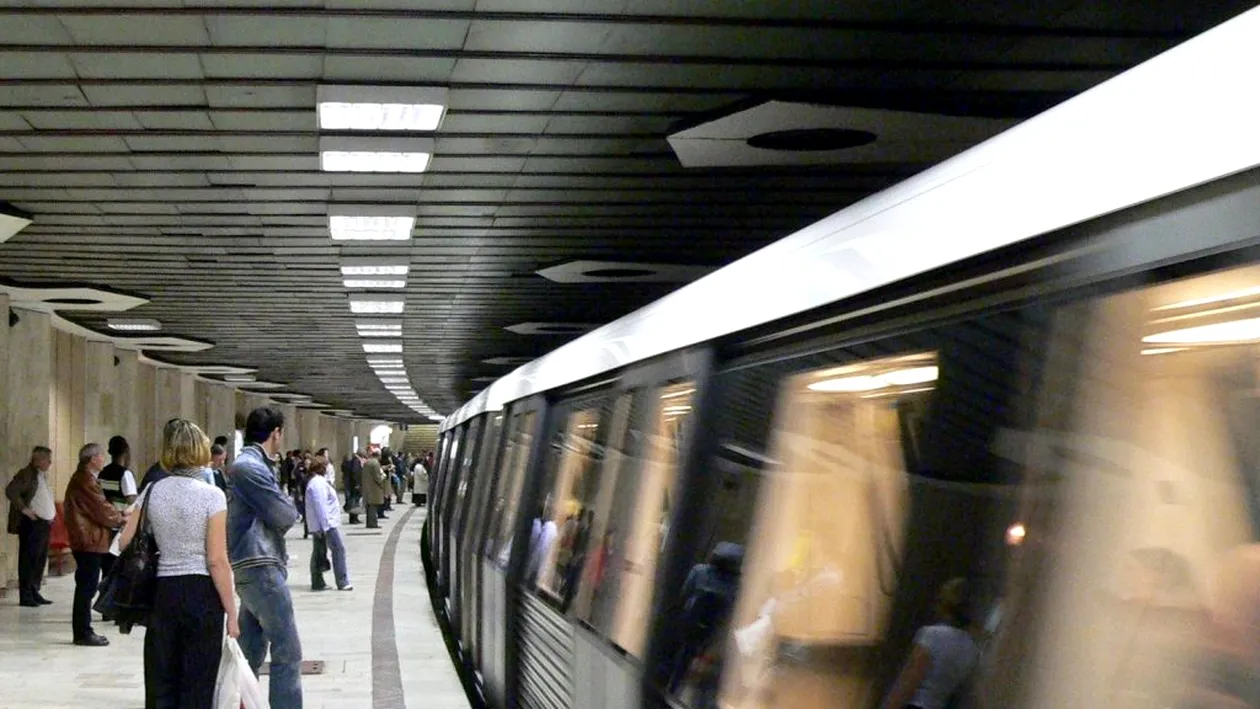 Metrorex anunță că în trenul de pe Magistrala 1 a existat o degajare de praf de la Eroilor, nu de fum