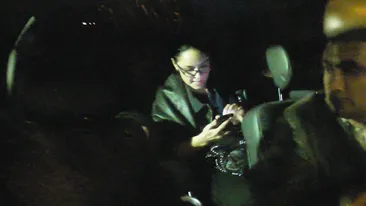 Soferul Andreei Marin a mers cu 160 km/h si a trecut pe rosu, iar bodyguarzii au atacat jurnalistii!