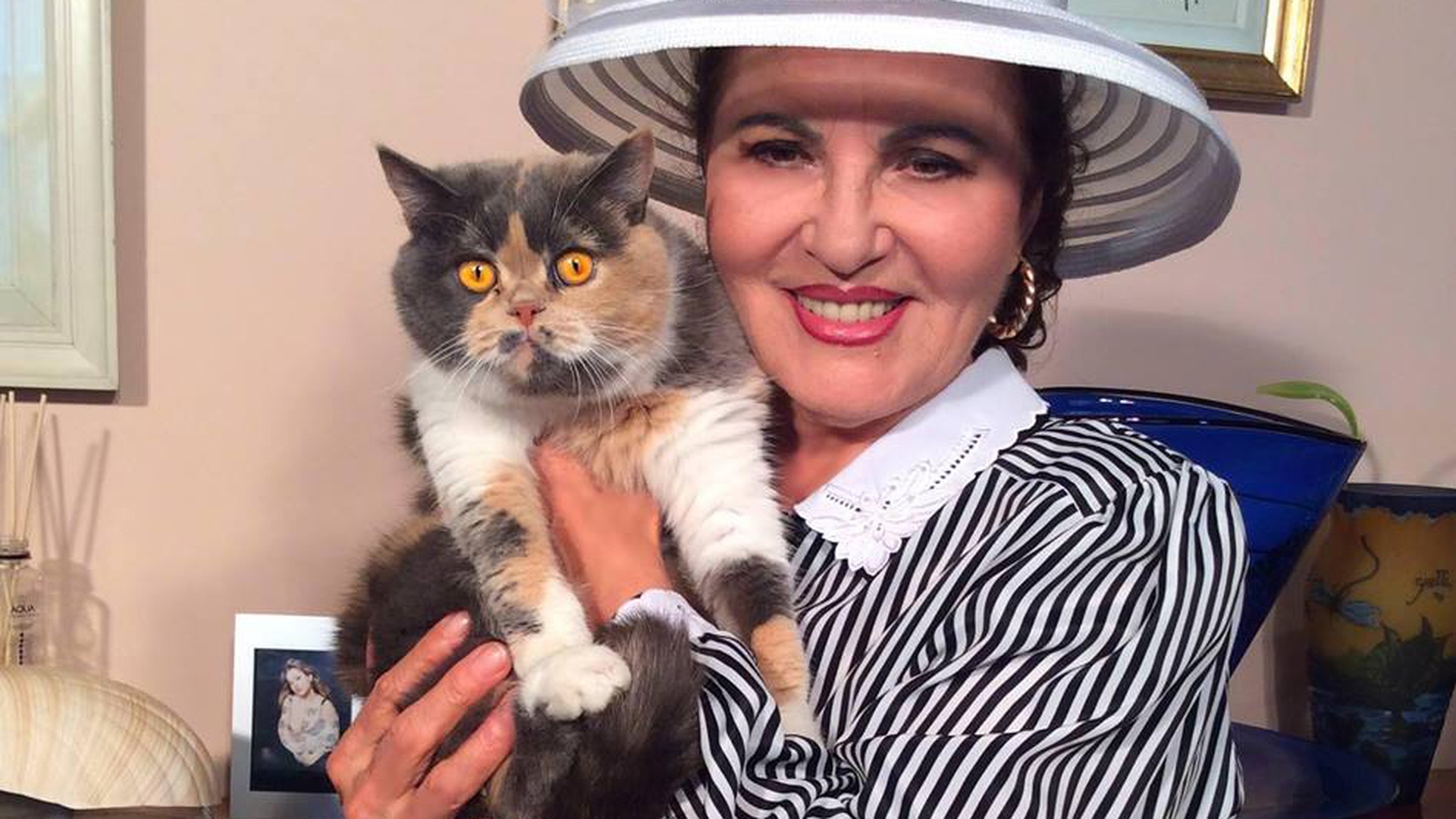 IRINA LOGHIN s-a tunat! Ce intervenţii chirurgicale şi-a făcut cântăreaţa de muzică populară