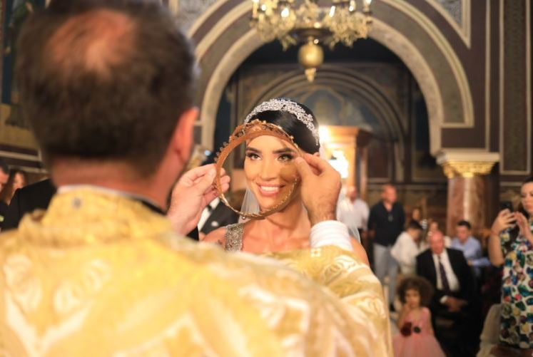 Adelina Pestrițu, lecție de viață emoționantă! Își vinde rochia de mireasă purtată în biserică pentru o cauză nobilă. Câte mii de euro valorează creația vestimentară