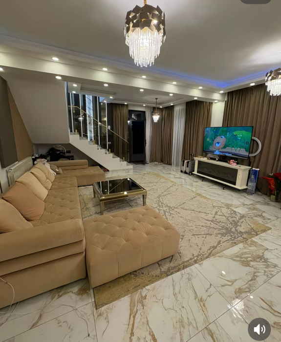 Tzancă Uraganu' și-a scos la vânzare vila din Sectorul 5. Cum arată locuința pe care cere 240.000 de euro