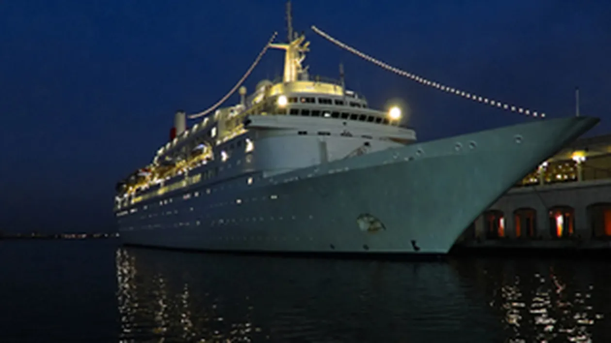 Un cuplu de romani a platit 60.000 de euro pentru o saptamana de vacanta pe un vas de croaziera!