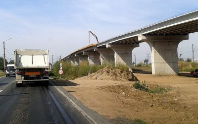 Un jurnalist a fost lovit cu bâta şi cu picioarele de un muncitor. Ce s-a întâmplat când jandarmii au ajuns la locul faptei