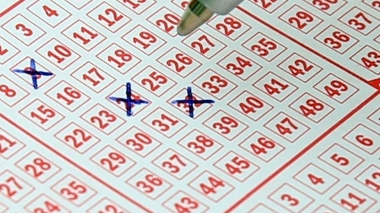 Ţi-ai verificat biletul? Numerele norocoase extrase la LOTO 6/49, duminică 02.04.2017