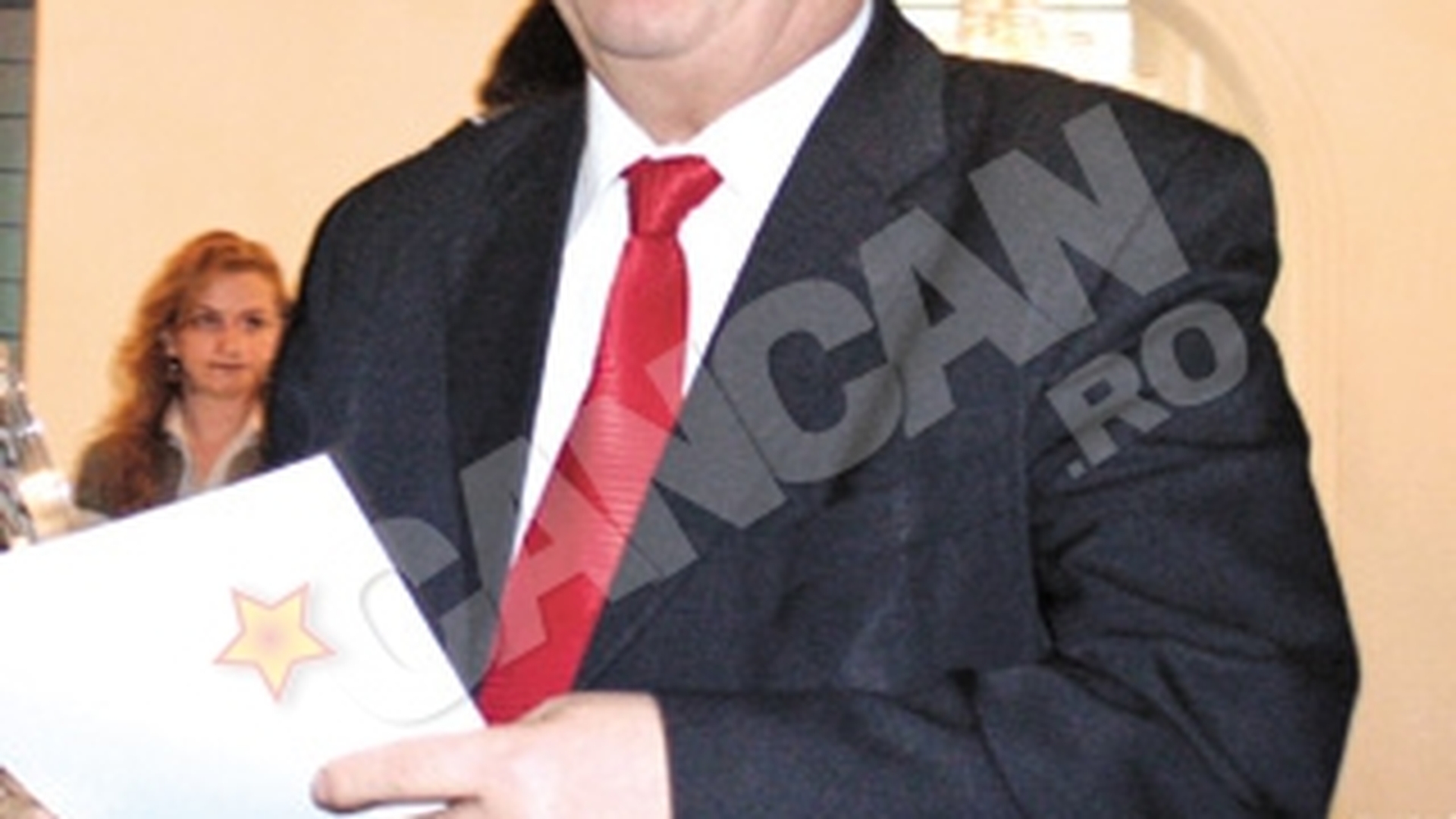 Actionarul unei companii din Iasi este acuzat de un barbat ca "i-a furat" iubita. Regele E-urilor din Romania, tarat intr-un scandal sexual