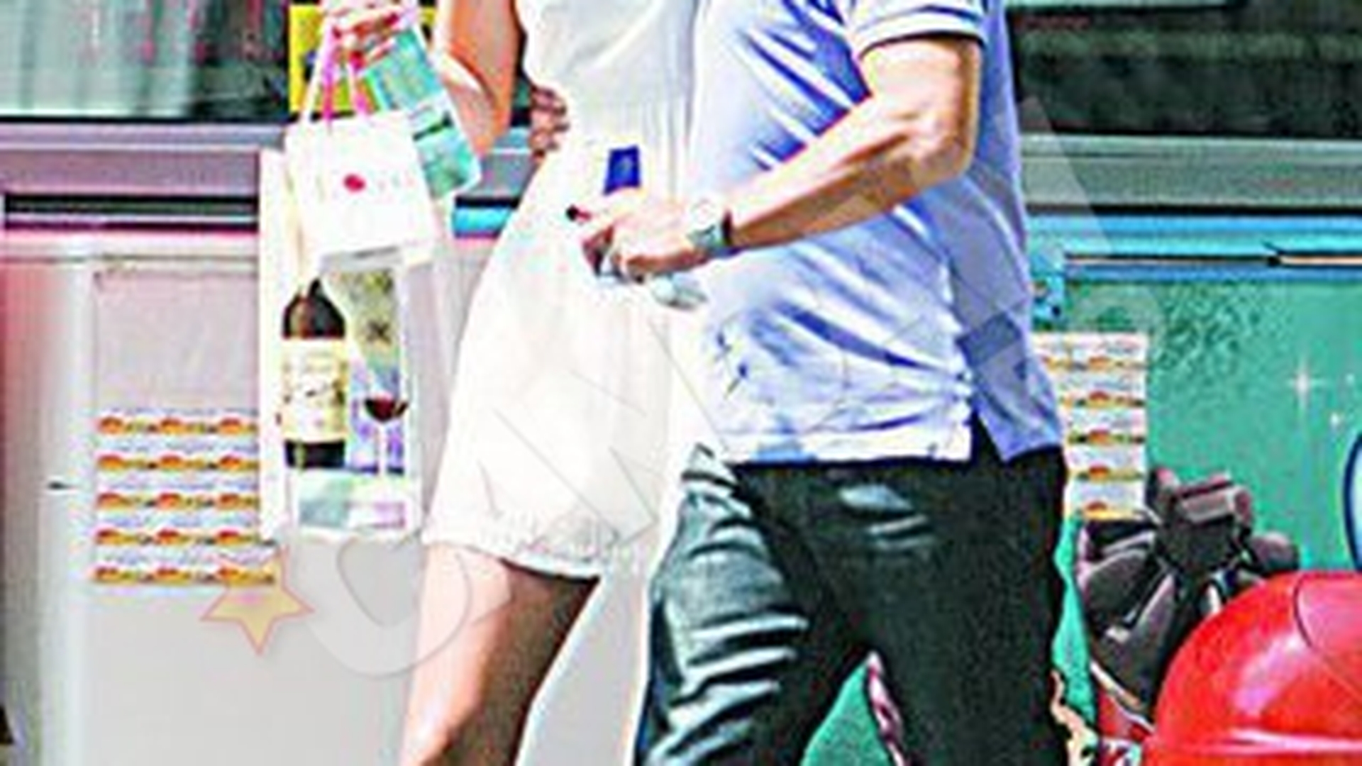 Bogdan Cervenschi si iubita lui, Oana Uretu, se iubesc ca doi adolescenti! L-a "sufocat" pe strada!