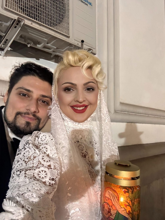 Accesele de gelozie, dar și faptul că soprana era foarte deschisă cu oamenii din jur au degradat mult relația celor doi, spun apropiații