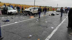 Accident cu patru morți, în Iași! Două mașini s-au ciocnit frontal, iar pasagerii au rămas încarcerați