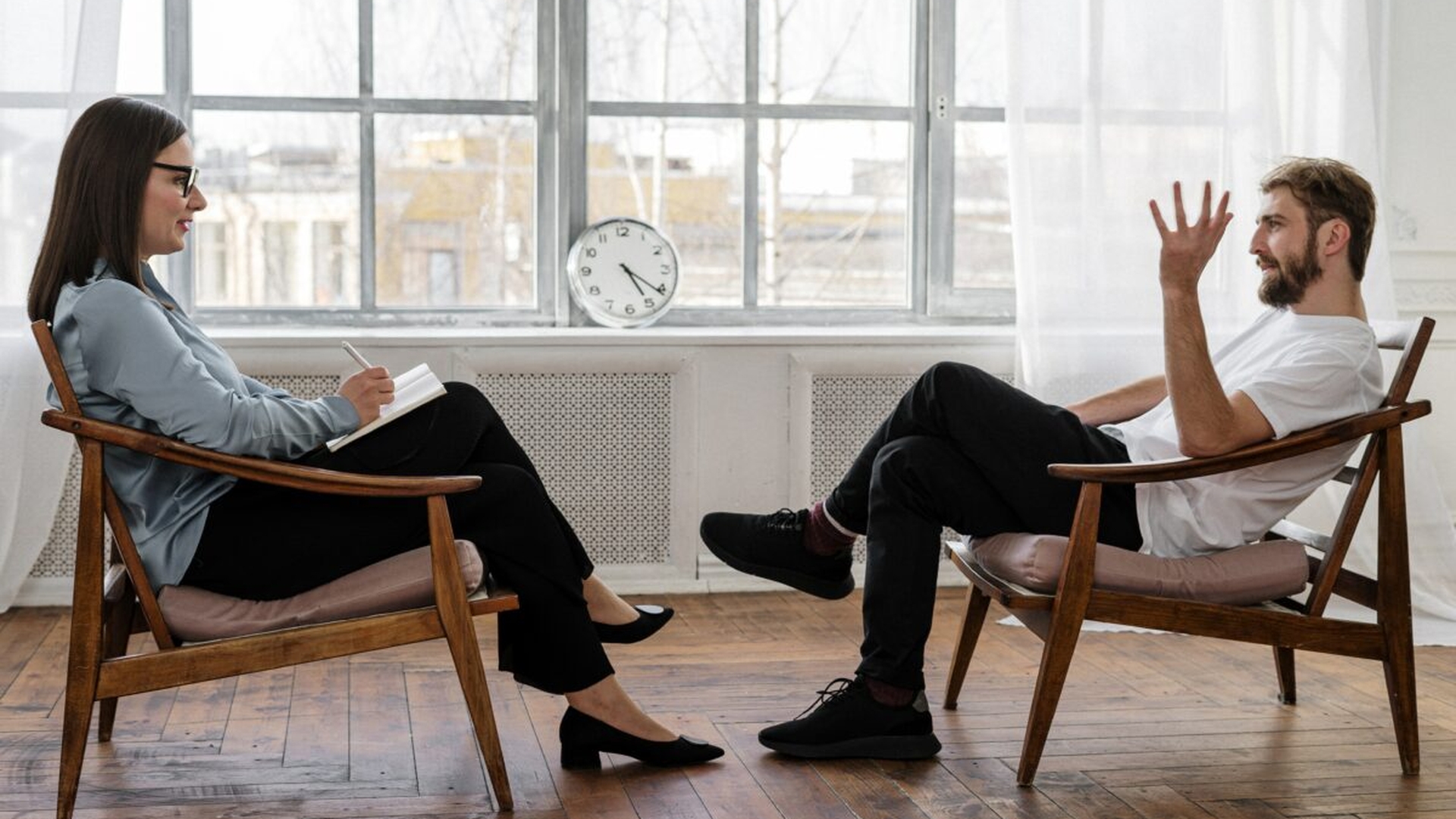 Ce salariu are un medic psihiatru? Câţi bani câştigă şi psihologii? Sumele încasate lunar, cu tot cu sporuri şi bonusuri