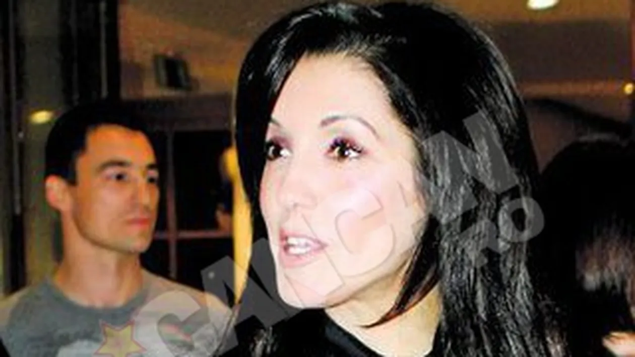 De cand si-a tratat ridurile, Nico a devenit clienta fidela a cabinetelor de chirurgie estetica! Vreau sa-mi maresc si buzele