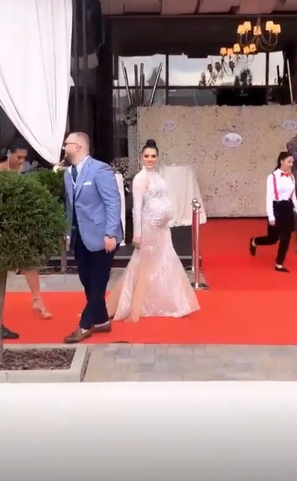 Cum s-a îmbrăcat soția lui Adrian Minune la nunta fiicei sale. Primele imagini cu Karmen în rochie de mireasă. FOTO
