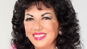 Carmen Harra si-a pus fanii la munca! Uite ce le-a cerut, pe Facebook!