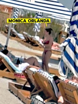 Monica Orlanda, super-sexy pe plaja din Mamaia