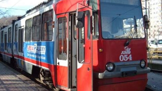 Un copil de 13 ani, dus la spital dupa ce a fost lovit de un tramvai pe linia 1 din Capitala